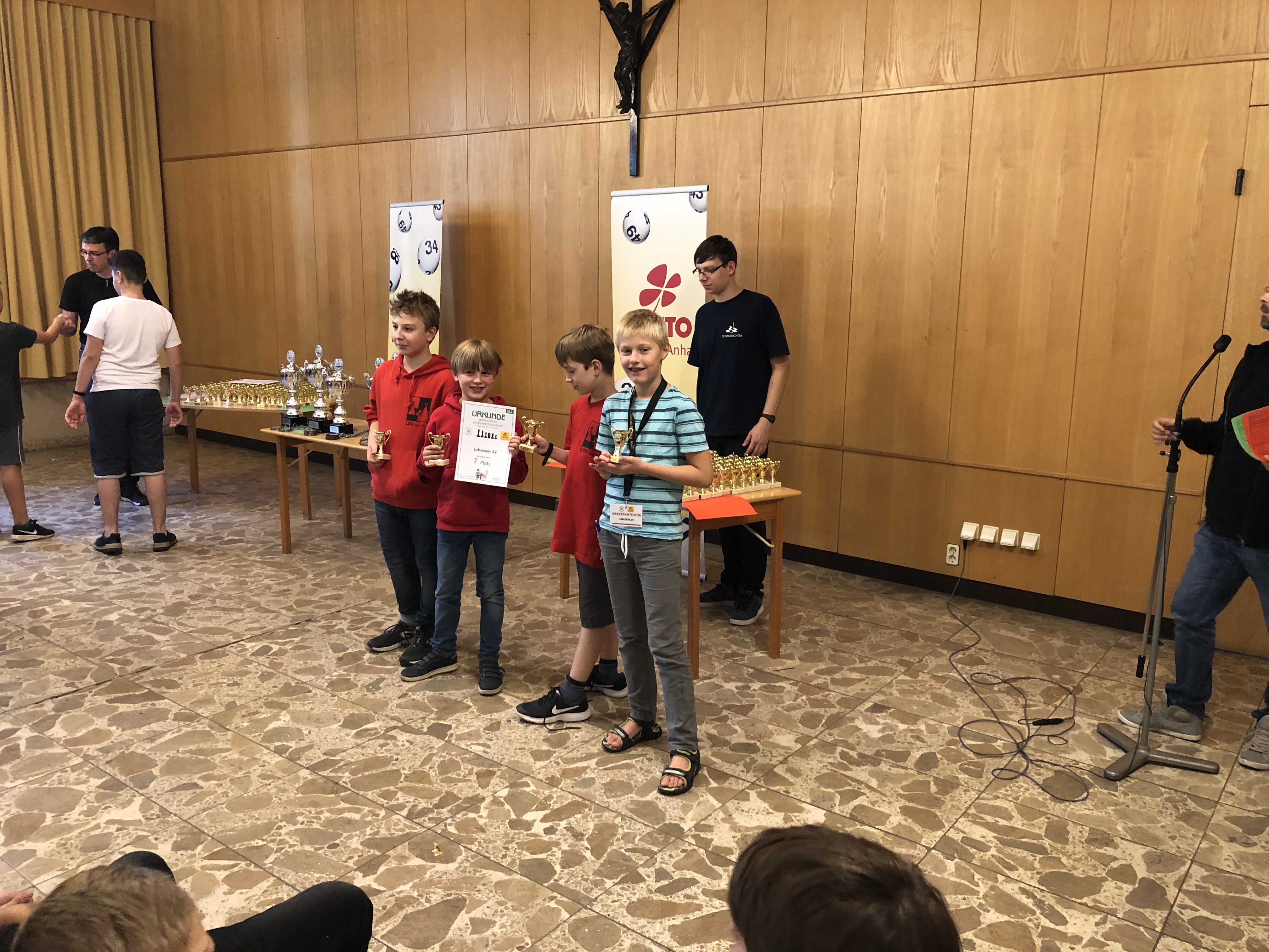 U12